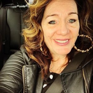 Meet your Posher, Dee